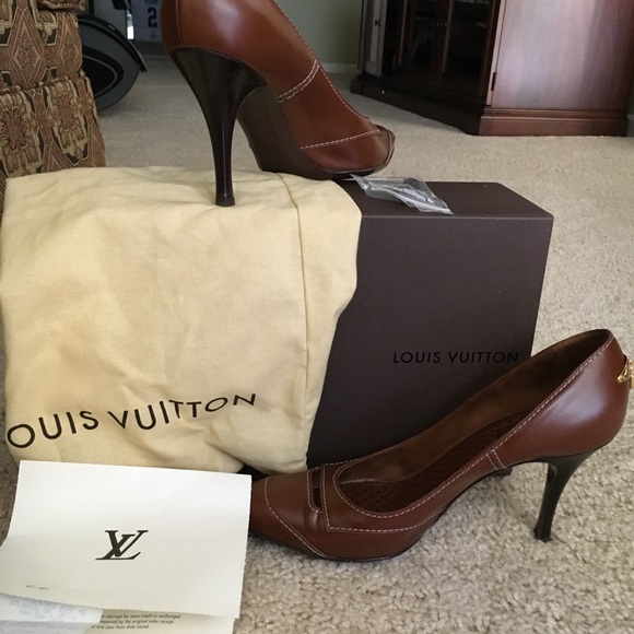 Louis Vuitton Brown Leather High Heels - Picture 1 of 7